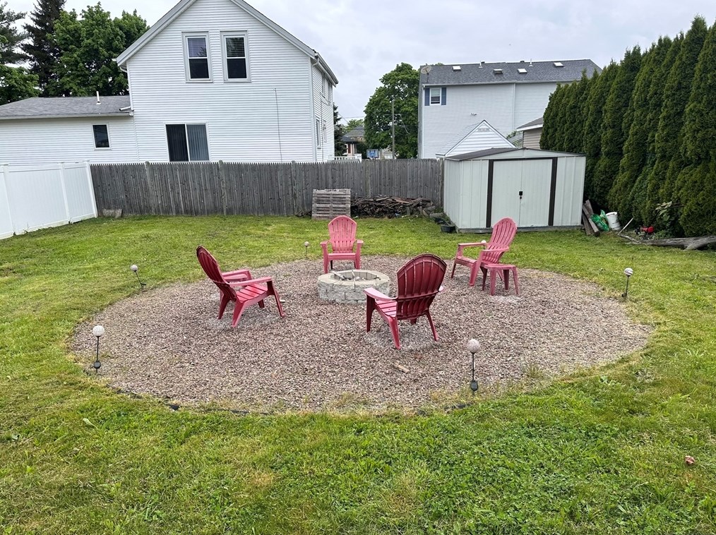 672 Grinnell St, Fall River MA 02721-3832 exterior