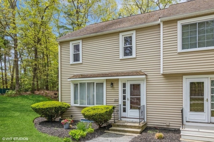 306 Cardinal Ln, Tyngsborough MA 01879-1580 exterior