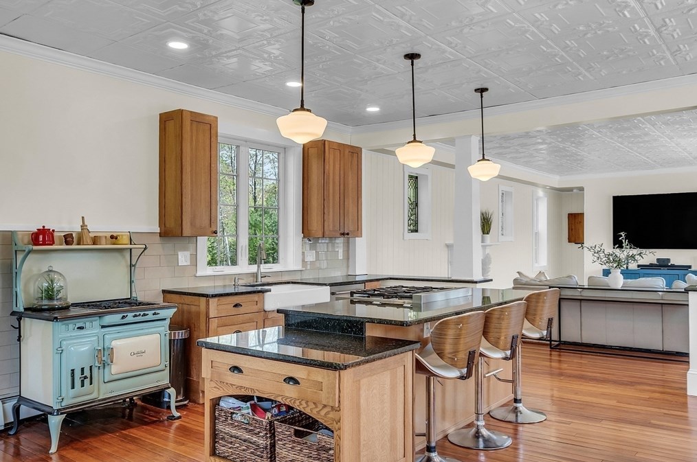 1178 Broadway, Haverhill MA  01832-1142 exterior