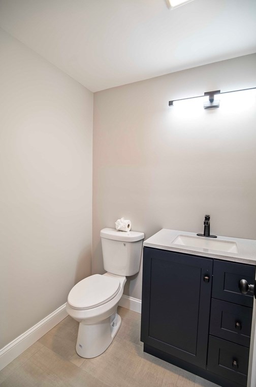 7 Lantern Ln, Chelmsford MA 01824-4566 exterior