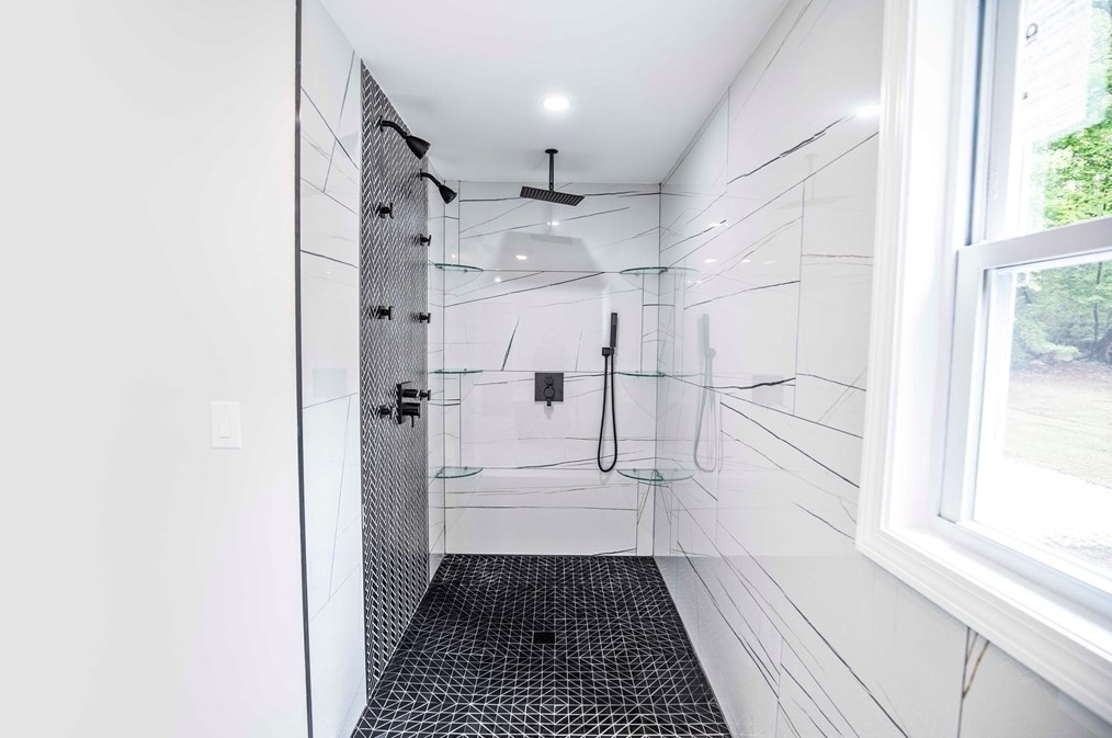 7 Lantern Ln, Chelmsford MA 01824-4566 exterior