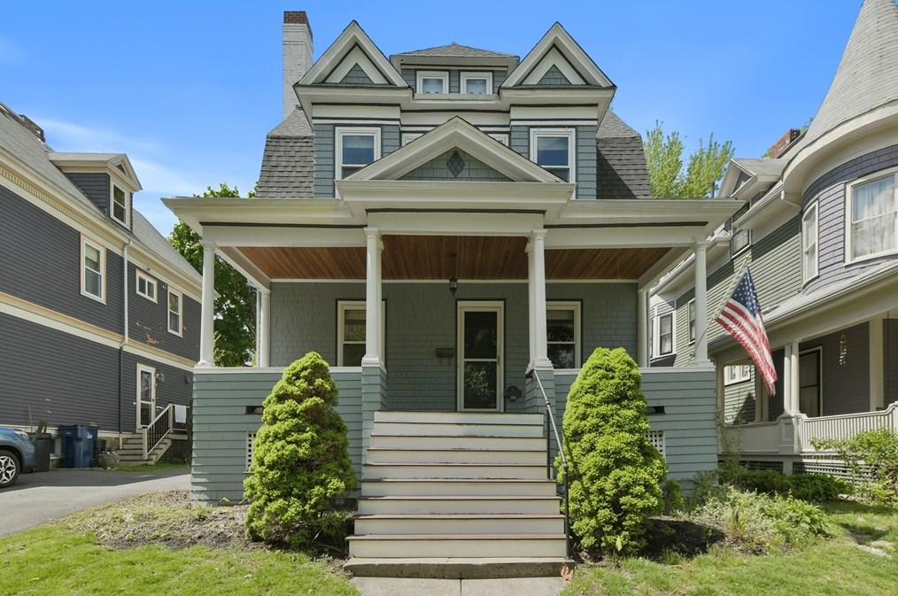 28 Meredith St, Boston MA  02132-2005 exterior