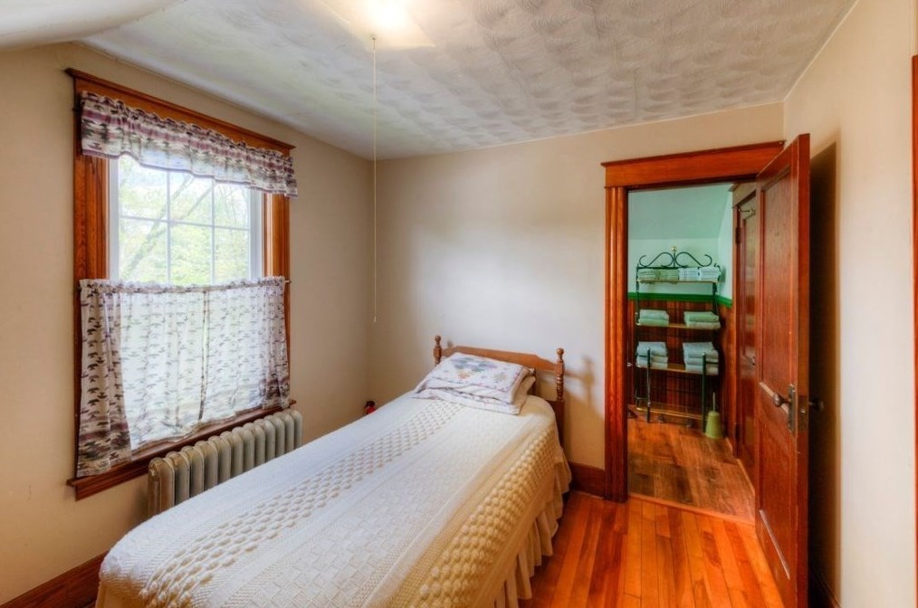 249 Webster St, Worcester MA  01603-2224 exterior