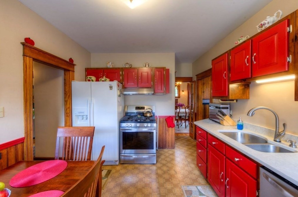 249 Webster St, Worcester MA  01603-2224 exterior