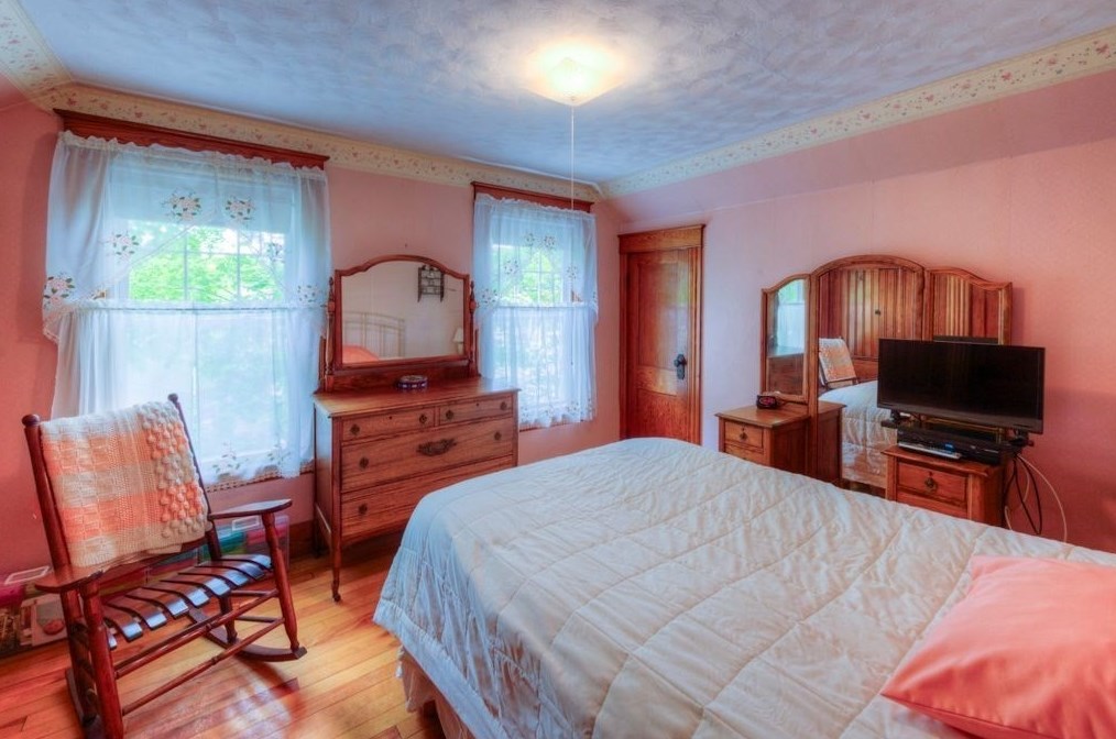 249 Webster St, Worcester MA  01603-2224 exterior