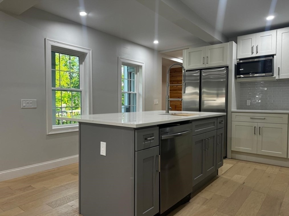 33 Norfolk St, Holliston MA  01746-2006 exterior