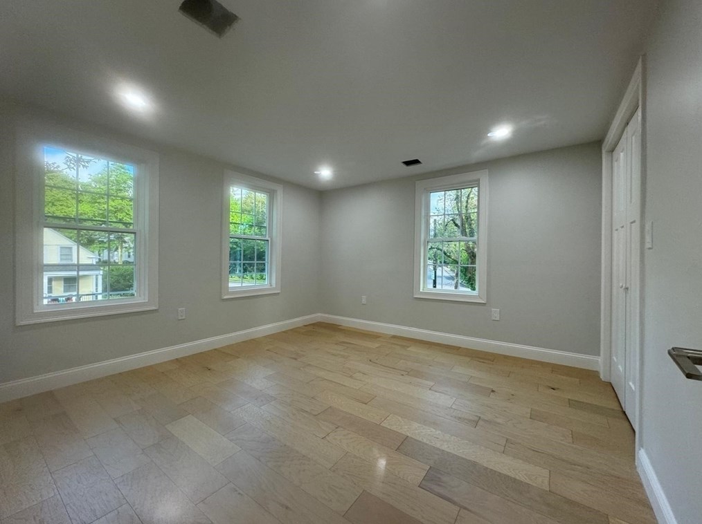 33 Norfolk St, Holliston MA  01746-2006 exterior