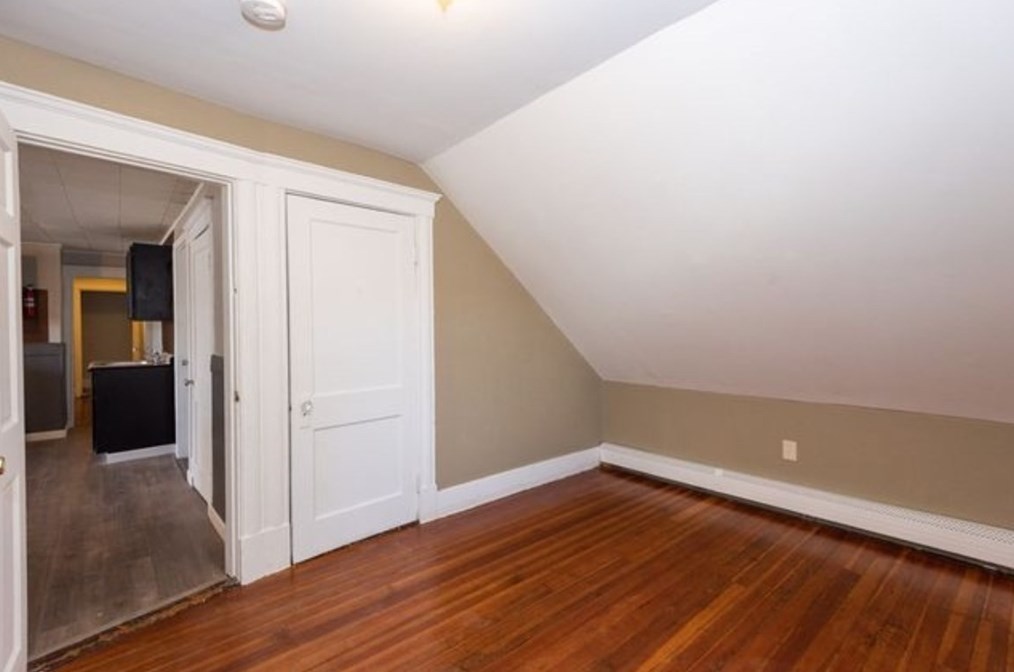 26 Salem St, Salem MA 01970-4934 exterior