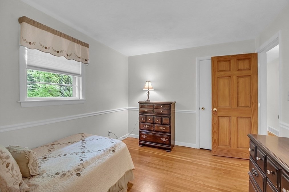 8 Joval Ct, Franklin MA 02038-2704 exterior