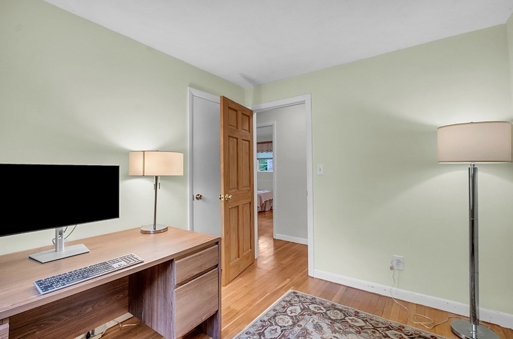 8 Joval Ct, Franklin MA 02038-2704 exterior