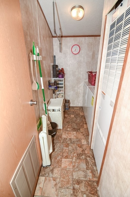 38 Patriot Cir, Plymouth MA 02360-2106 exterior