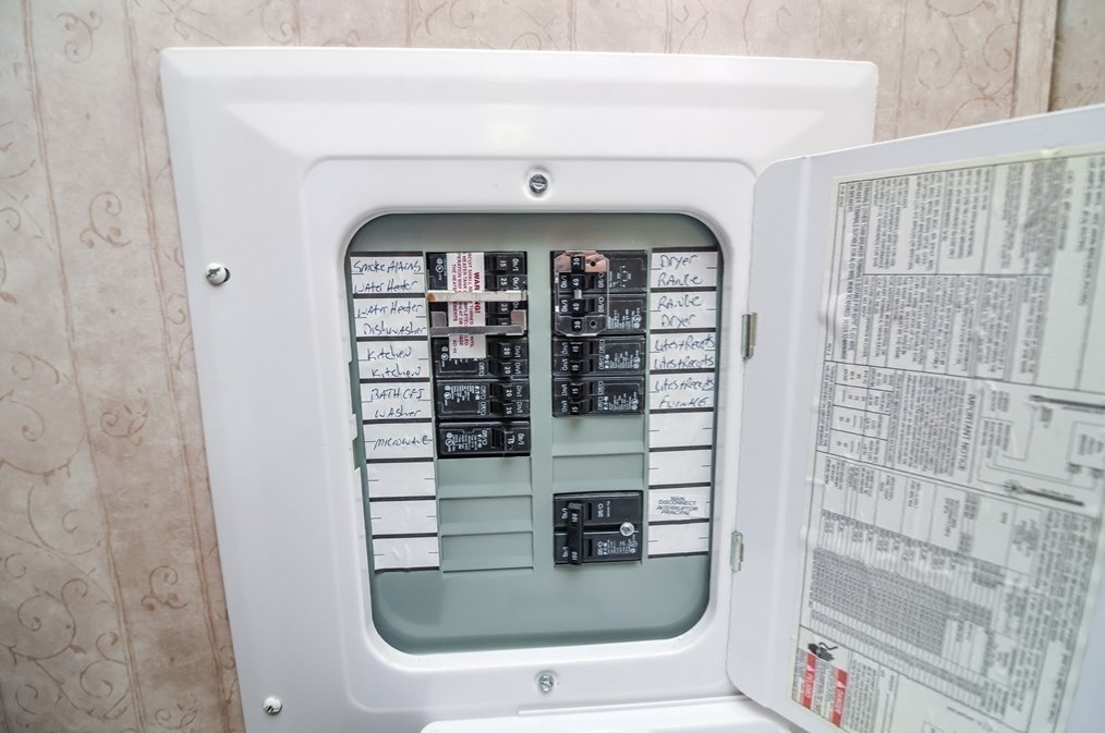 38 Patriot Cir, Plymouth MA 02360-2106 exterior