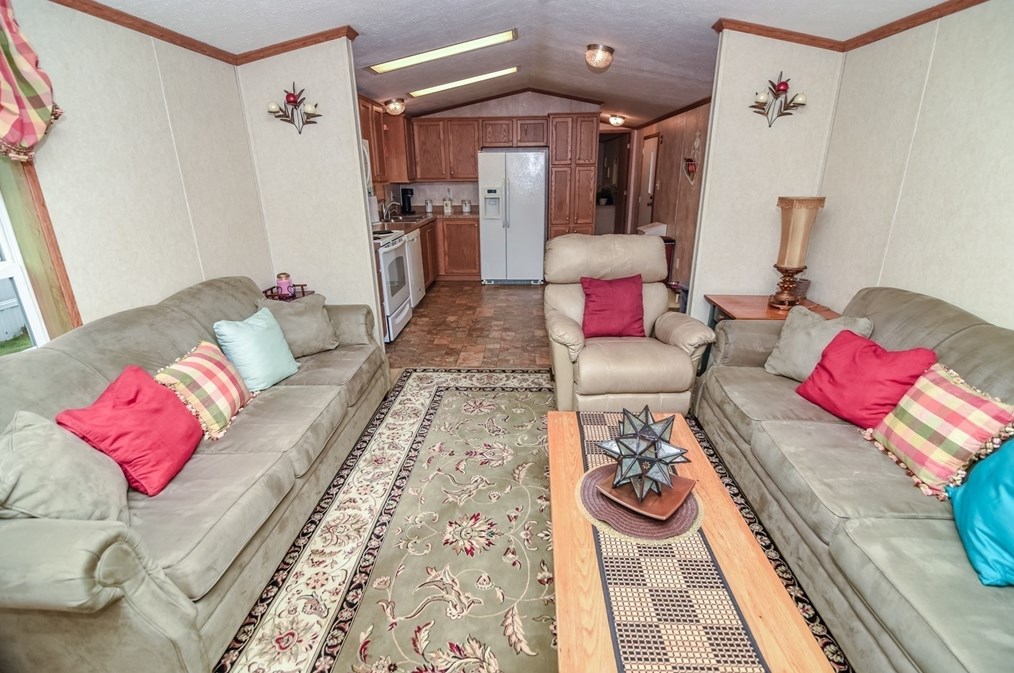 38 Patriot Cir, Plymouth MA 02360-2106 exterior