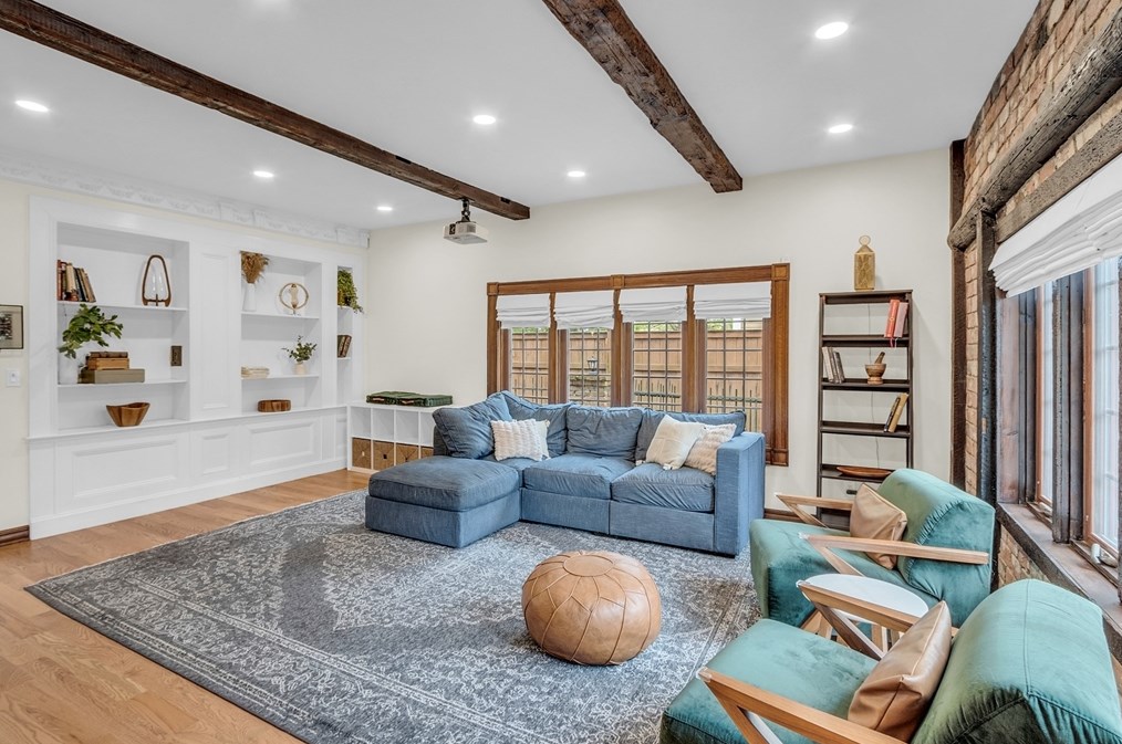 27 Kimball Ave, Ipswich MA 01938-1206 exterior