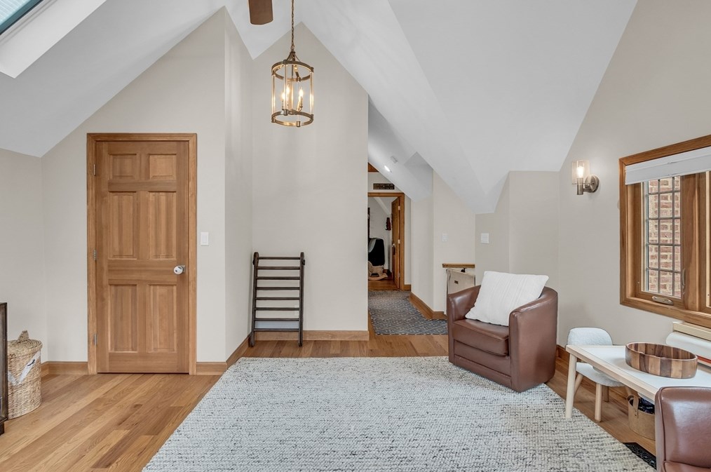 27 Kimball Ave, Ipswich MA 01938-1206 exterior