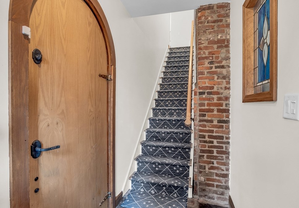 27 Kimball Ave, Ipswich MA 01938-1206 exterior