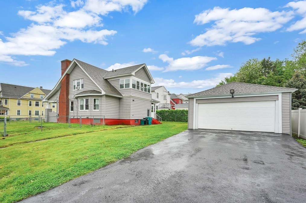 196 Nonotuck Ave, Chicopee MA 01013-2539 exterior