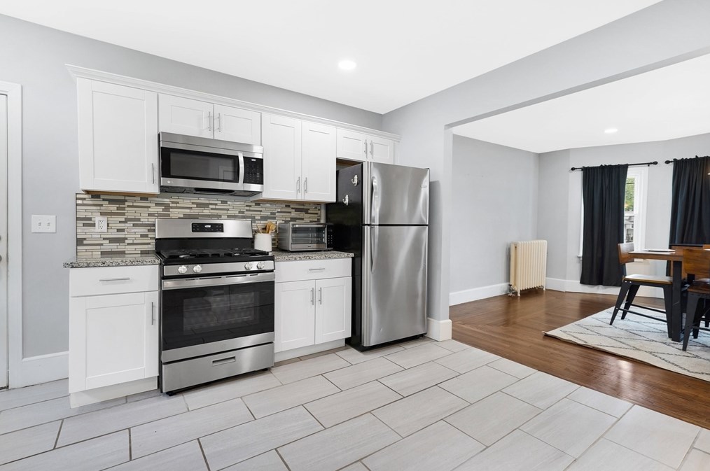 196 Nonotuck Ave, Chicopee MA 01013-2539 exterior