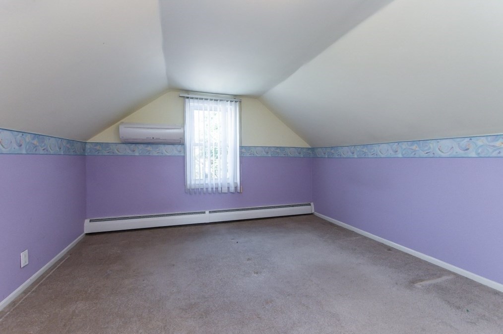 19 Aberdeen Ave, Waltham MA 02453-6885 exterior