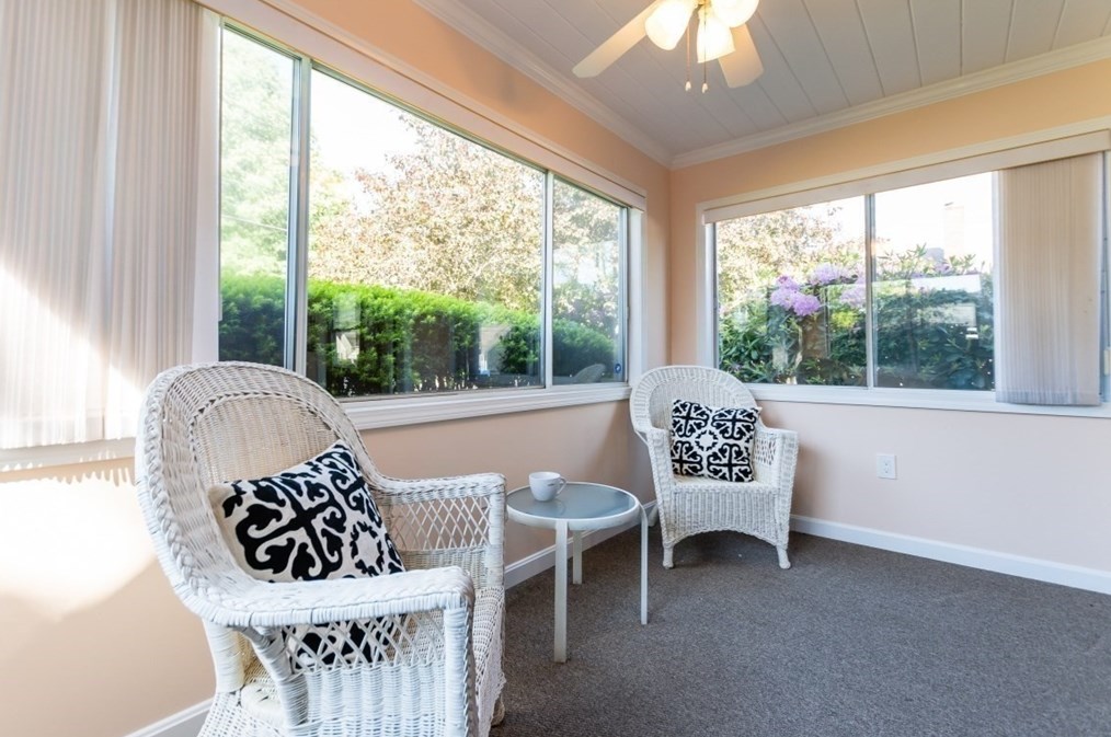 19 Aberdeen Ave, Waltham MA 02453-6885 exterior