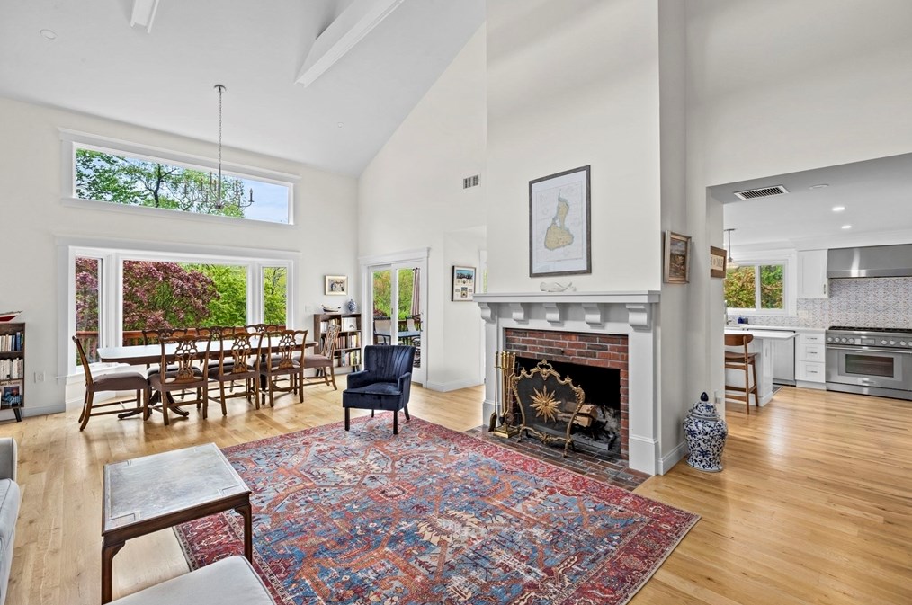 4 Cushing St, Hingham MA  02043-3626 exterior