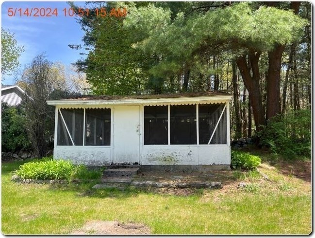 2 Stevens Ave, Middleton MA 01949-2388 exterior