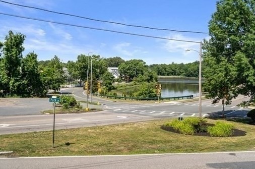 242 Southern Artery, Quincy MA  02169-2204 exterior