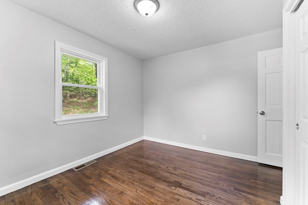 68 Crestmont St, Springfield MA  01108-3314 exterior