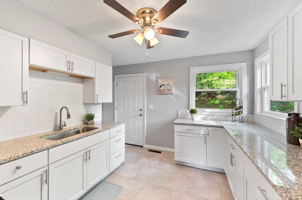 68 Crestmont St, Springfield MA  01108-3314 exterior