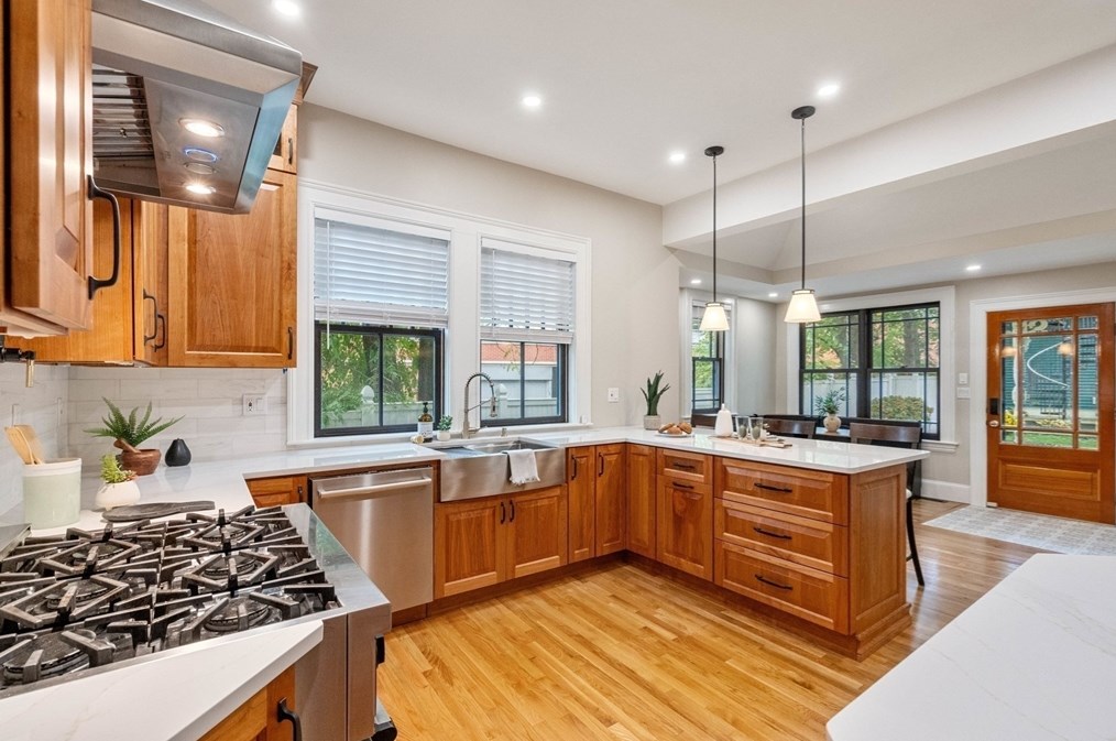 4 Melville Ave, Boston MA 02124-2104 exterior