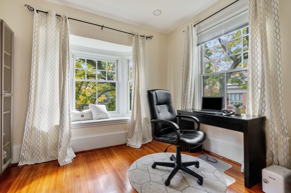 4 Melville Ave, Boston MA 02124-2104 exterior