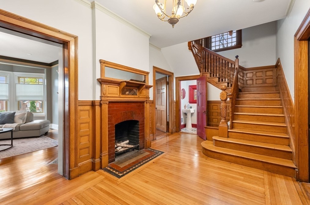 4 Melville Ave, Boston MA 02124-2104 exterior