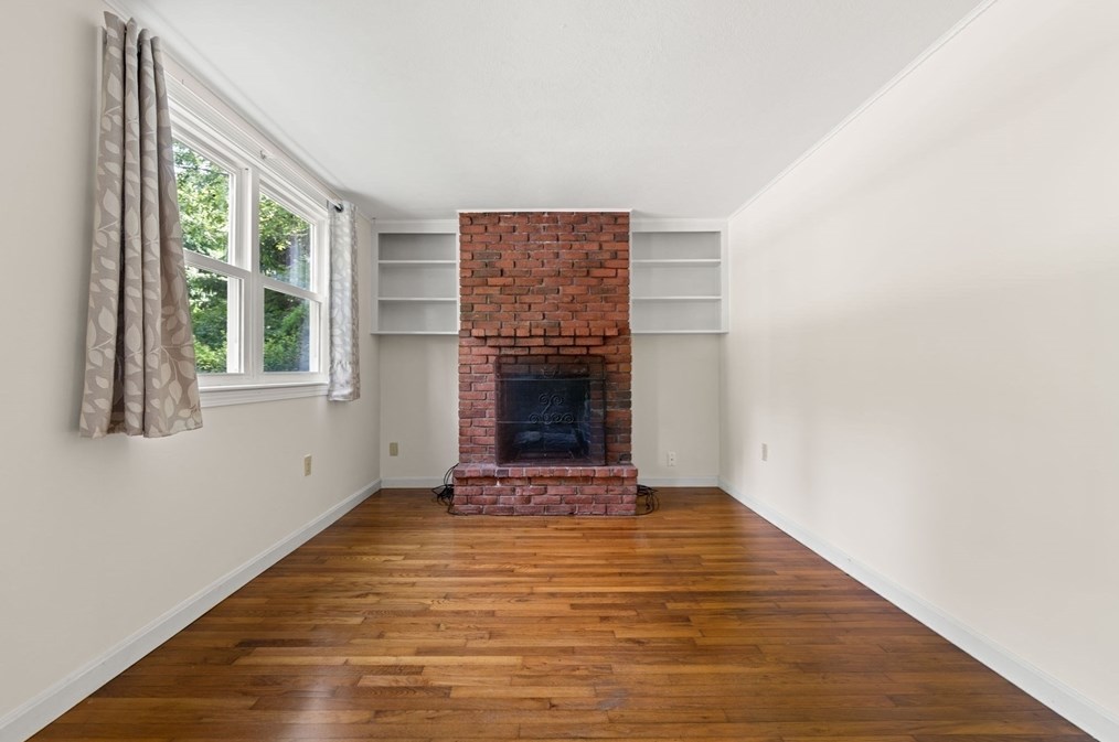 52 Middle Rd, Merrimac MA 01860-2414 exterior