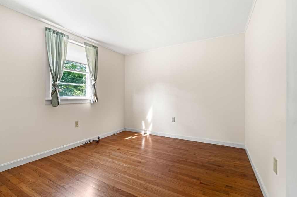 52 Middle Rd, Merrimac MA 01860-2414 exterior