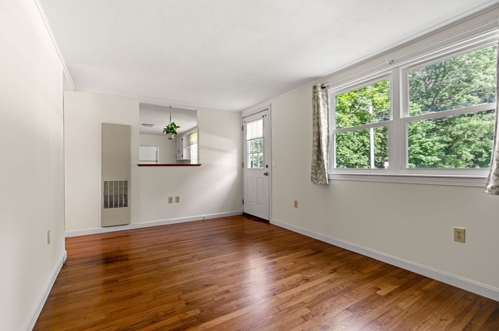 52 Middle Rd, Merrimac MA 01860-2414 exterior