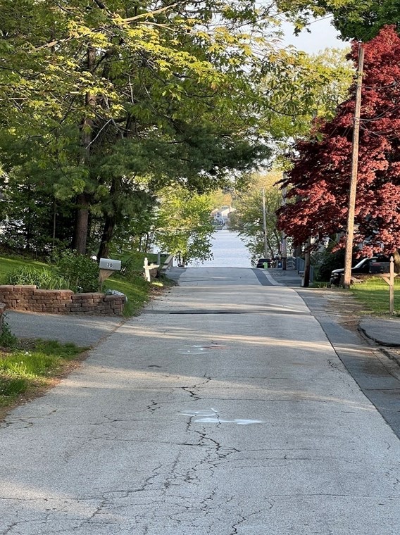 25 Maplewood Ave, Tyngsborough MA 01879-1611 exterior