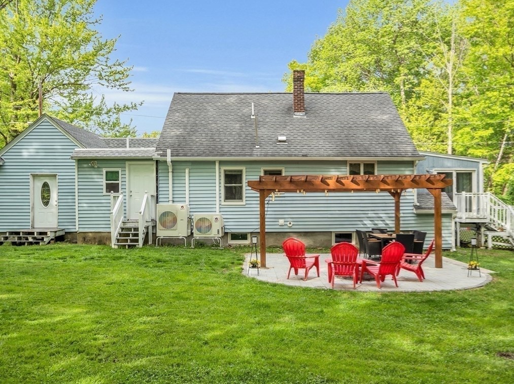 25 Maplewood Ave, Tyngsborough MA 01879-1611 exterior