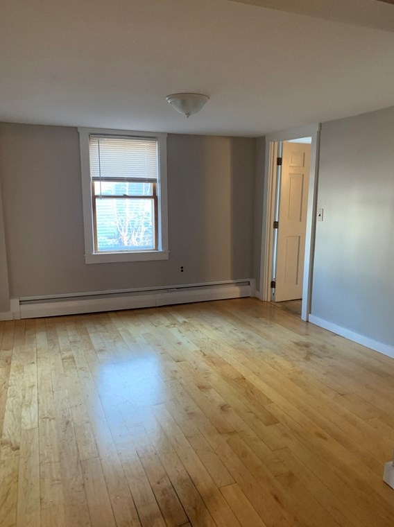 28 Cottage St, Leominster MA 01453-3551 exterior