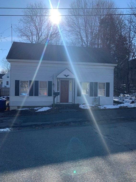 28 Cottage St, Leominster MA 01453-3551 exterior