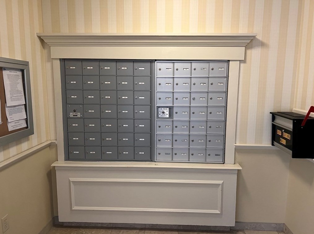 7 Crescent Way, Sturbridge MA 01518-1297 exterior