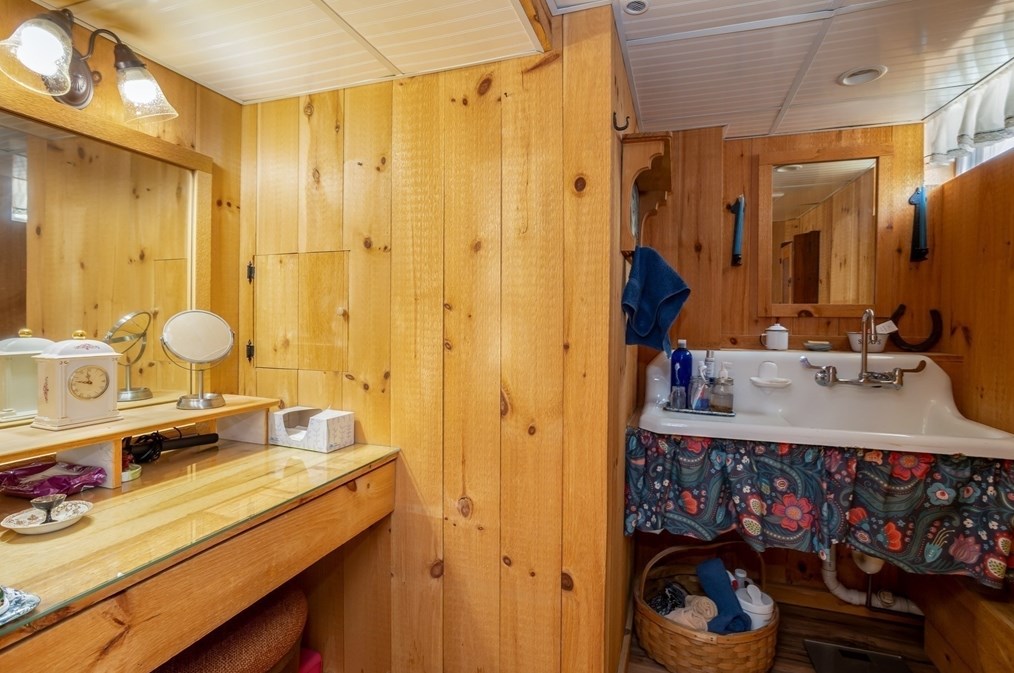 21 Mason St Ext, Bourne MA 02532-5329 exterior