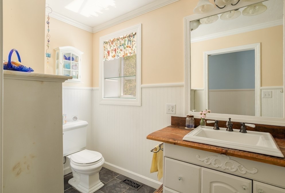 21 Mason St Ext, Bourne MA 02532-5329 exterior