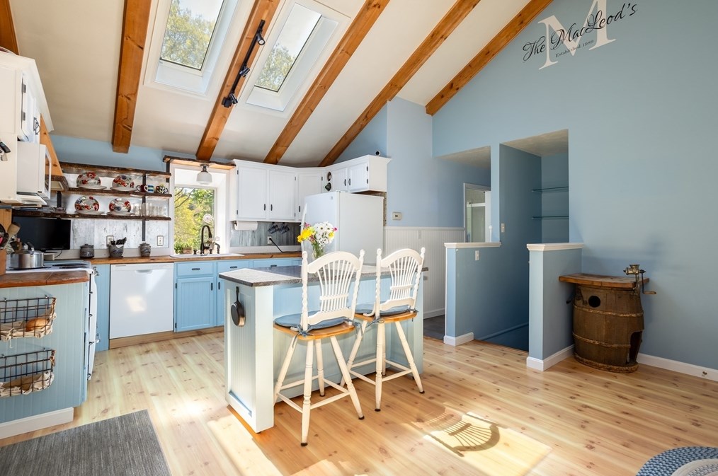 21 Mason St Ext, Bourne MA 02532-5329 exterior