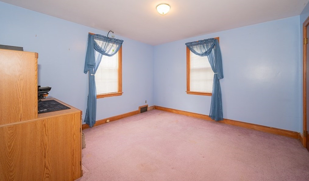 111 Holden St, Holden MA 01520-1736 exterior