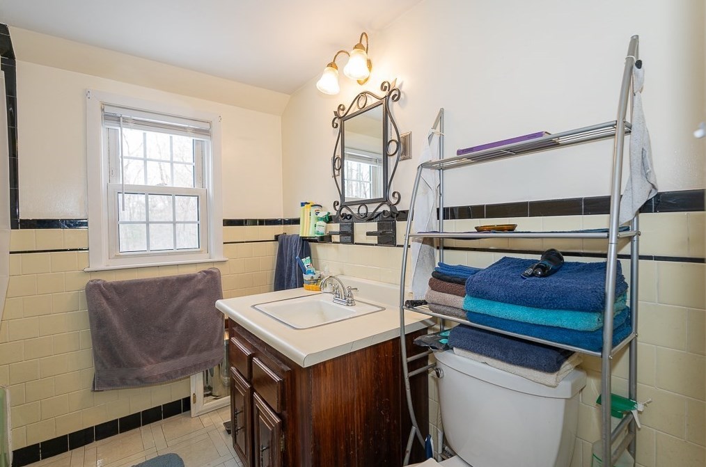 111 Holden St, Holden MA 01520-1736 exterior