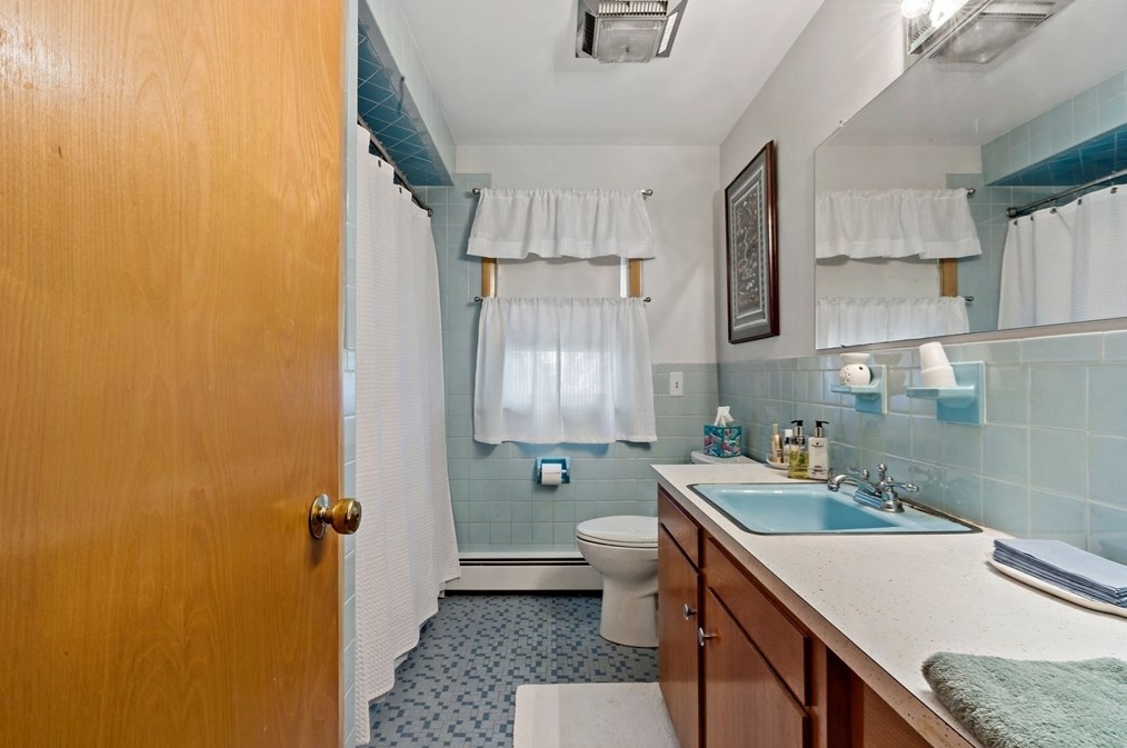 50 Rosewood Dr, Seekonk MA exterior