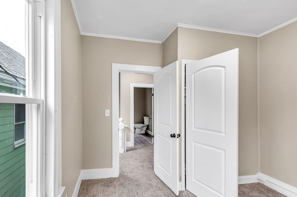 59 Pne St, Holyoke MA 01040-3934 exterior