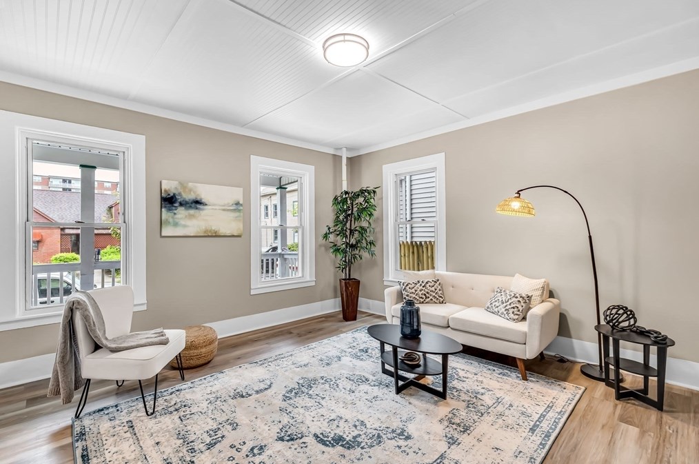 59 Pne St, Holyoke MA 01040-3934 exterior