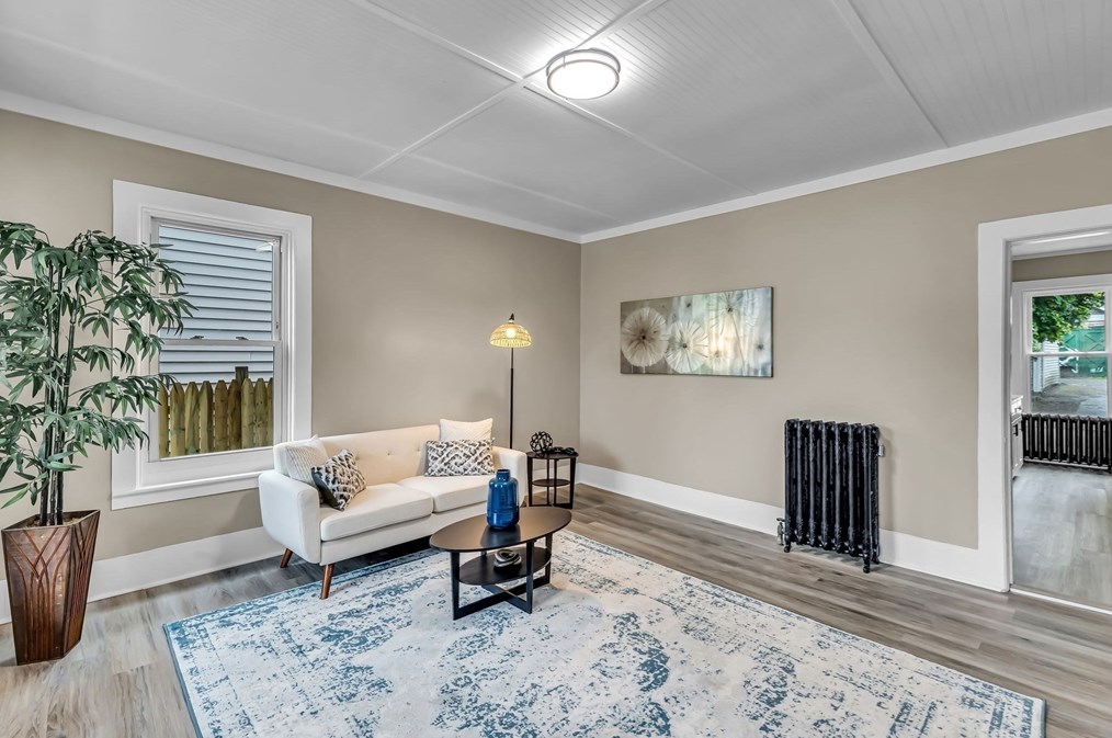 59 Pne St, Holyoke MA 01040-3934 exterior