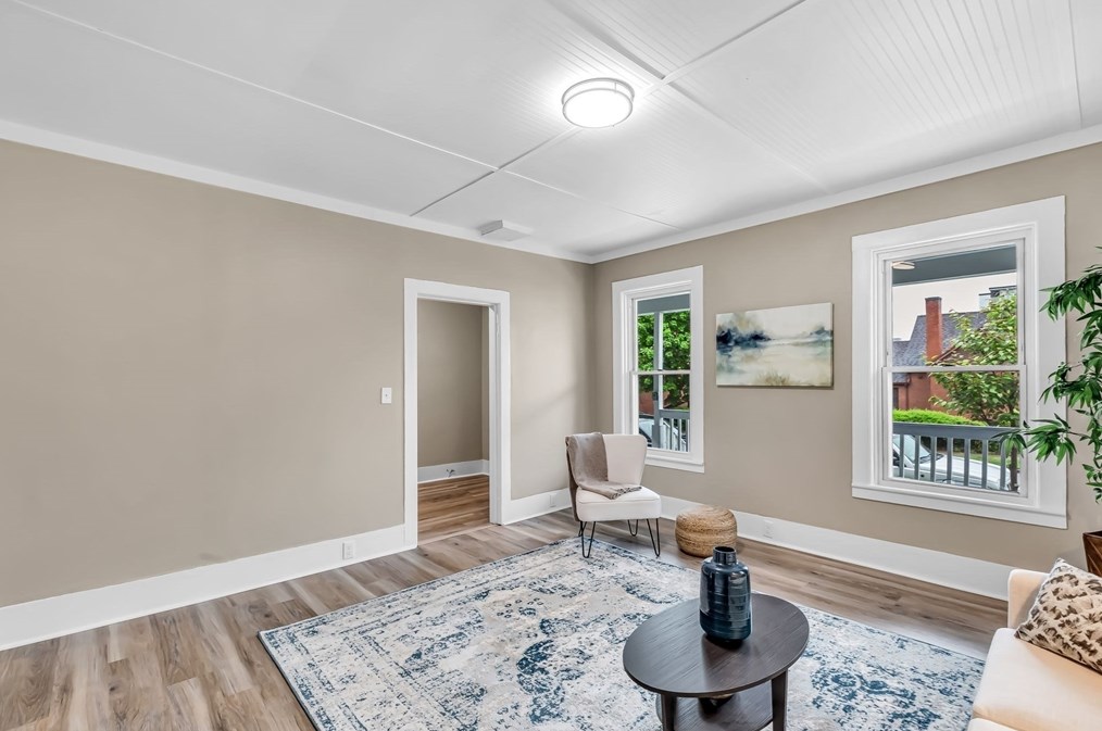 59 Pne St, Holyoke MA 01040-3934 exterior